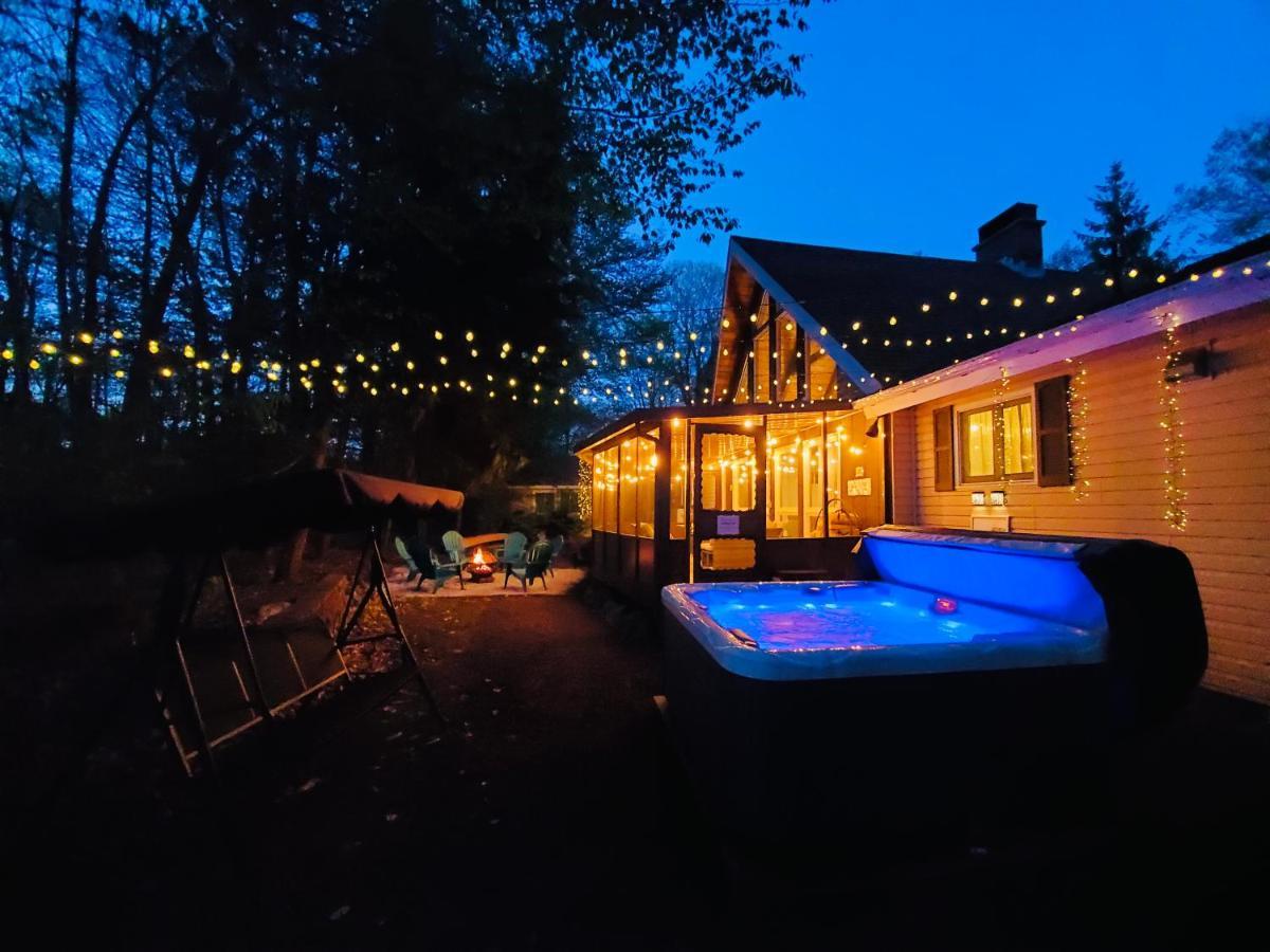 Walk To Pool & Beach - Spacious Gateway, Hot Tub, Game Room Pocono Country Place Exterior photo